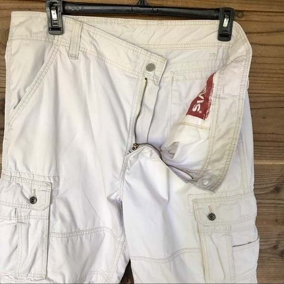 Levi’s Light Khaki 11” Cargo Shorts Size 40 - Picture 10 of 16